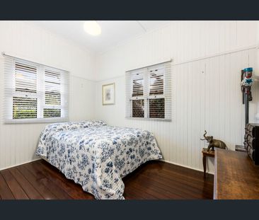 Charming 3-Bedroom Home on the Edge of the CBD – Character & Access... - Photo 2