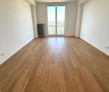 10. OG!!! Klimatisierte 2-Zimmer-Wohnung im HOCHHAUS HERRENGASSE!!!! - Photo 2