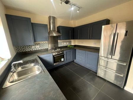 Wellington Avenue, Stratford-upon-Avon, CV37 - Photo 3