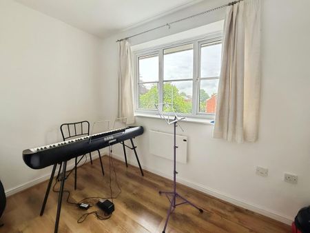 3 bedroom flat to rent - Photo 5