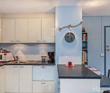 Perfect Location! - Photo 5