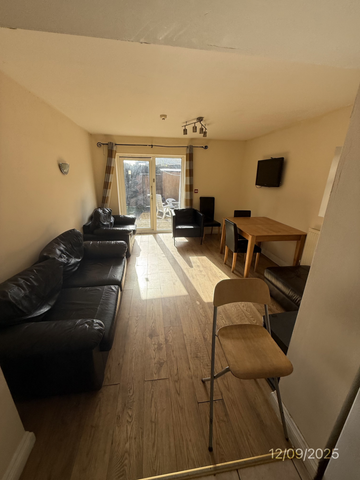 7 bedroom terraced house to rent - Photo 2