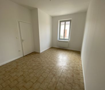 Location Maison 2 pièces 46m² LE CREUSOT 71200 - Photo 2