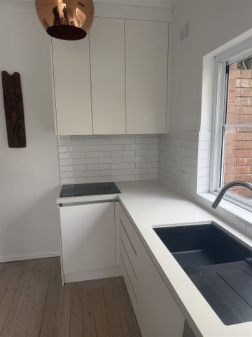 $870 per week including Bills | 2B1B + 1 Car Space | Long Term Lease Preferred - Photo 5