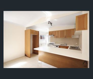 Freshly Painted Modern Granny Flat in a Prime Liverpool Location - Photo 3