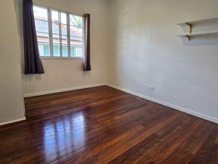 Light, Bright & Convenient Oxley Living - Photo 4
