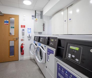 1 bedroom in a house share to rent - Photo 3