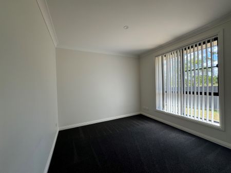 NORTH TAMWORTH - MODERN VILLA - Photo 5