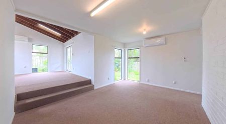 Your Family’s Next Chapter in Mt Roskill - Photo 4