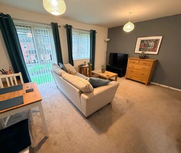 Bowling Green Close - Photo 1