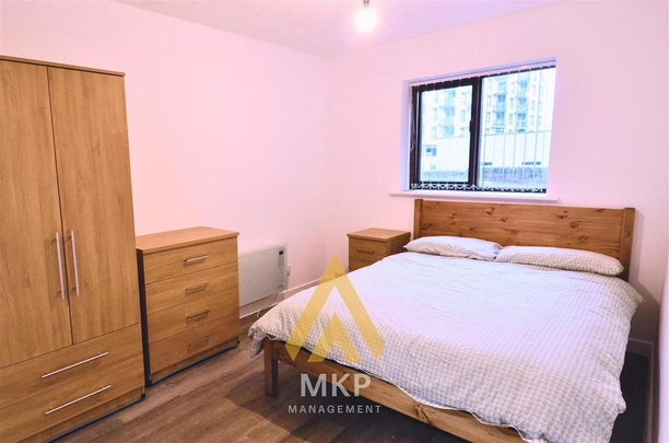 2 bedroom flat to rent - Photo 1