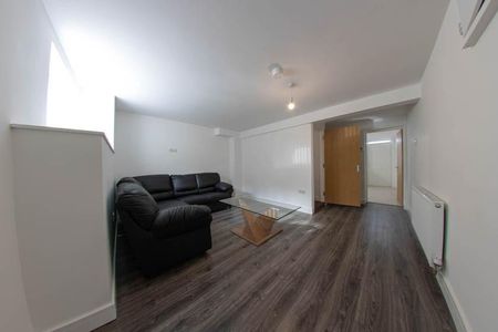 6 bedroom house to rent - Photo 2