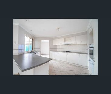 9 Siret Court, Roxburgh Park, Vic 3064 - Photo 4