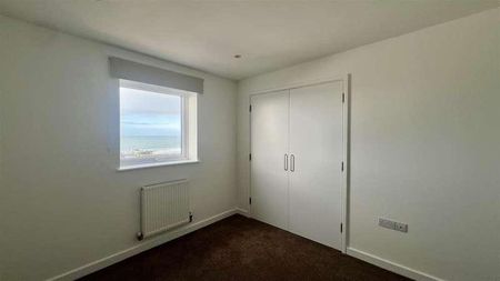 Pentire Crescent, Newquay, TR7 - Photo 3