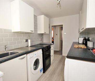 2 bedroom maisonette to rent - Photo 4