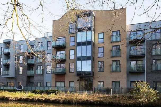 The Embankment, Nash Mills Wharf, Hemel Hempstead, Hertfordshire, HP3 - Photo 1