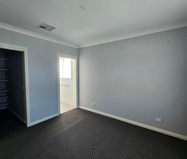 Beautifully presented - Photo 4