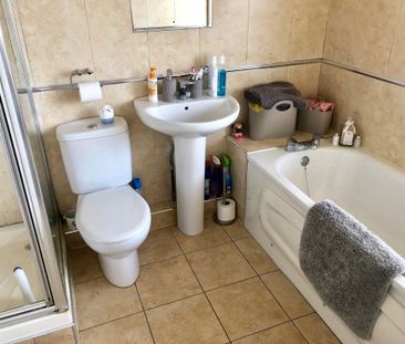 CHRISTCHURCH ROAD, IIFORD (P00335) - Photo 4