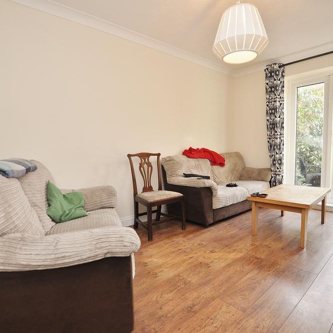 4 bedroom semi-detached house to rent - Photo 1