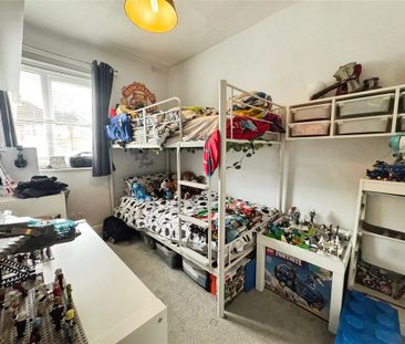 4 bedroom semi-detached house to rent - Photo 5