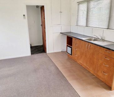 Fully Self Contained detached Sunny aspect - Photo 4