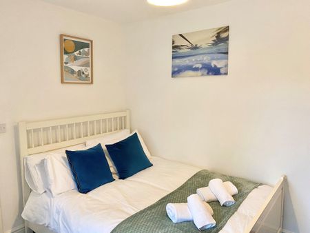 9 Bed Student Accommodation - Photo 5