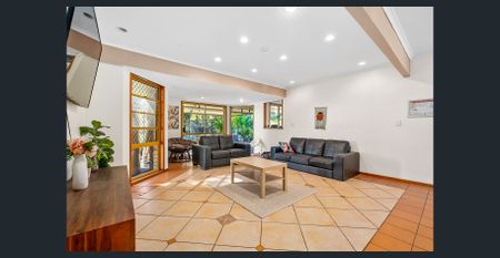 Spacious Family Home on 5000m Peaceful Acreage Living in Park Ridge with 2 AIR-CONS - Photo 2