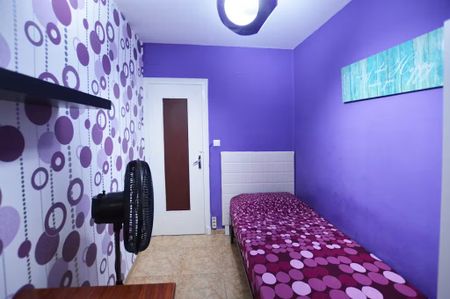 Calle Finlandia, Valencia, Valencian Community 46010 - Photo 4