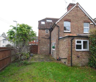 4 bedroom semi-detached house to rent - Photo 2