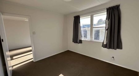 Easy on Erin Street! - Photo 4