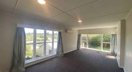 Your Dream Home with Beautiful Gardens! - Photo 2