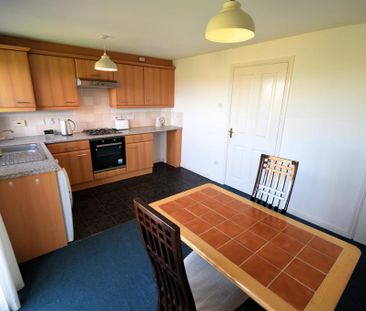 3 bedroom semi-detached house to rent - Photo 6