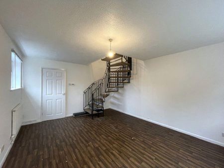 2 bedroom semi-detached house to rent - Photo 2