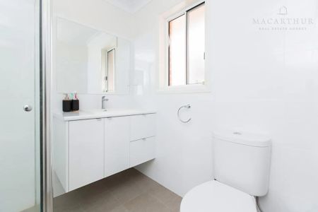 6 St Pauls Place, Gobbagombalin NSW 2650 - Photo 4