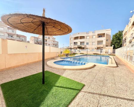 2 BEDROOM APARTMENT IN TORREVIEJA - Photo 4