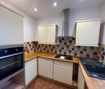 3 bedroom terraced house to rent - Photo 2