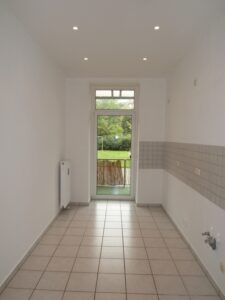 Jößnitzer Str. 147, Wohnung 2 ~~~ Terrasse, Tageslichtbad mit Wanne und Dusche, Keller - Photo 4