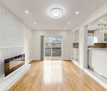 For Lease - 86 Howlett Avenue, Newmarket, Ontario - Photo 1