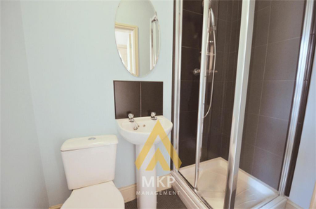 7 bedroom end of terrace house to rent - Photo 3