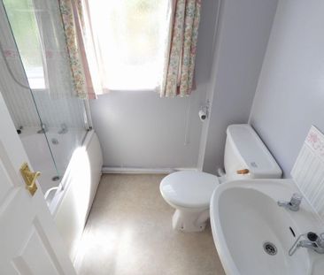 2 bedroom semi-detached house to rent - Photo 6