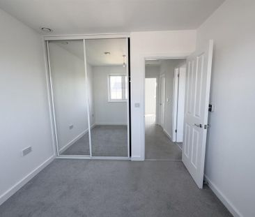3 bedroom end of terrace house to rent - Photo 6