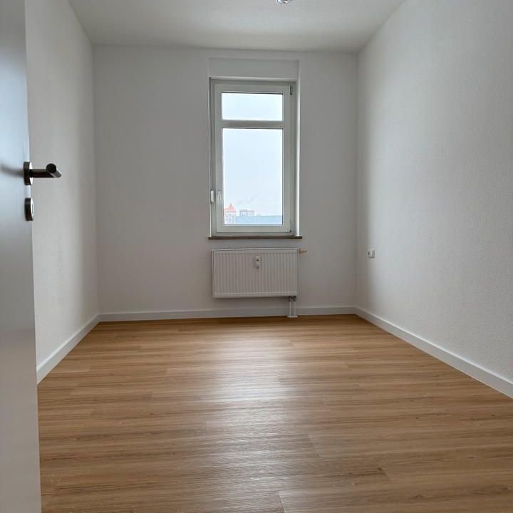 Erstbezug nach Modernisierung! Balkon + Einbauküche! - Photo 1