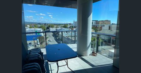 Light-Filled City Apartment with Balcony & Resort Facilities - Photo 5