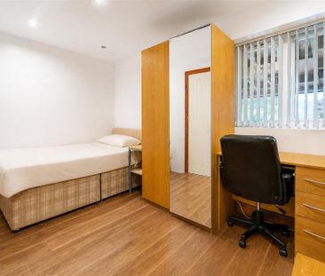 8 bedroom house to rent - Photo 4