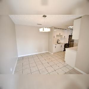 2 Bed 1 Bath Townhouse Balcony South Edmonton - Photo 5