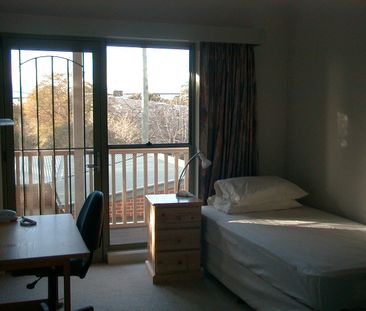 Newport - Photo 4