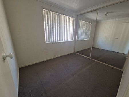 Beautiful 3 Bedroom Family Home in a convenient location!! - Photo 4