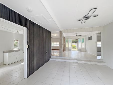 Charming 3-Bedroom Home - Photo 3