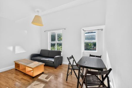 2 bedroom maisonette to rent - Photo 2