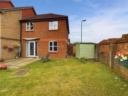 3 bedroom end of terrace house to rent - Photo 3